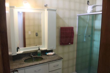 Casa à venda com 299m², 3 quartos e 4 vagasBanheiro 2