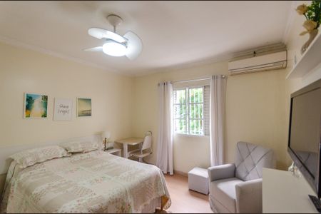 Casa à venda com 230m², 3 quartos e 4 vagas Casa à venda com 230m², 3 quartos e 4 vagasSuíte 1