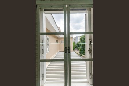 Casa à venda com 230m², 3 quartos e 4 vagas Casa à venda com 230m², 3 quartos e 4 vagasQuarto 1 - Janela