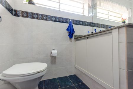 Casa à venda com 230m², 3 quartos e 4 vagas Casa à venda com 230m², 3 quartos e 4 vagasBanheiro