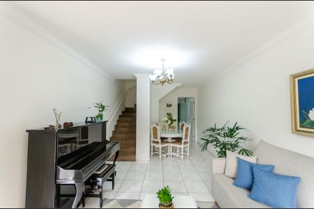 Casa à venda com 230m², 3 quartos e 4 vagas Casa à venda com 230m², 3 quartos e 4 vagasSala