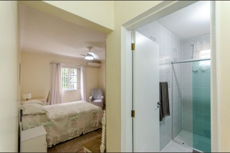 Casa à venda com 230m², 3 quartos e 4 vagas Casa à venda com 230m², 3 quartos e 4 vagasSuíte 1