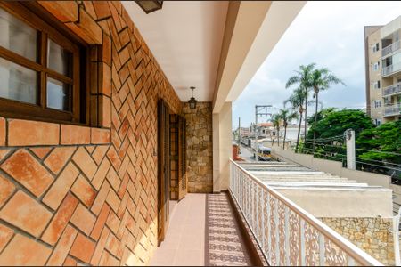 Casa à venda com 230m², 3 quartos e 4 vagas Casa à venda com 230m², 3 quartos e 4 vagasSuíte 2 - Sacada