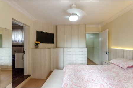 Casa à venda com 230m², 3 quartos e 4 vagas Casa à venda com 230m², 3 quartos e 4 vagasSuíte 2