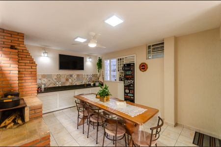 Casa à venda com 230m², 3 quartos e 4 vagas Casa à venda com 230m², 3 quartos e 4 vagasChurrasqueira