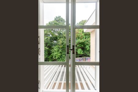 Casa à venda com 230m², 3 quartos e 4 vagas Casa à venda com 230m², 3 quartos e 4 vagasSala 2 - janela