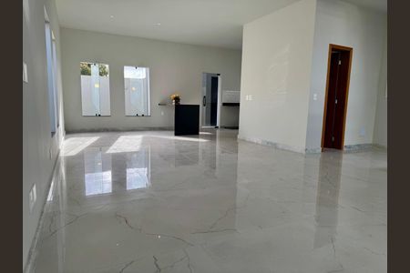 Casa à venda com 3 quartos, 223m² em Recreio dos Bandeirantes, Rio de Janeiro