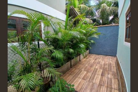 Casa de condomínio à venda com 107m², 3 quartos e 1 vaga