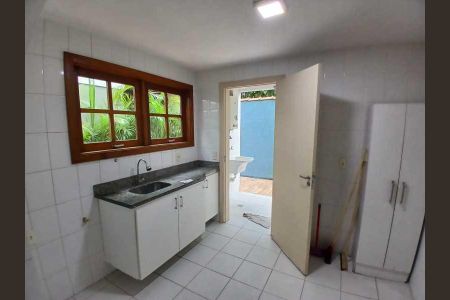 Casa de condomínio à venda com 107m², 3 quartos e 1 vaga