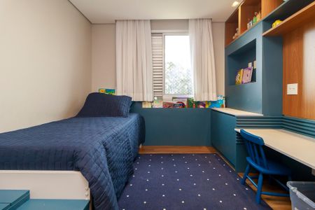 Apartamento à venda com 135m², 3 quartos e 3 vagasQuarto 2