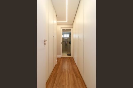 Apartamento à venda com 135m², 3 quartos e 3 vagasSuíte - Closet