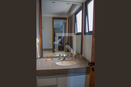 Banheiro de apartamento para alugar com 1 quarto, 40m² em Setor Oeste, Goiânia