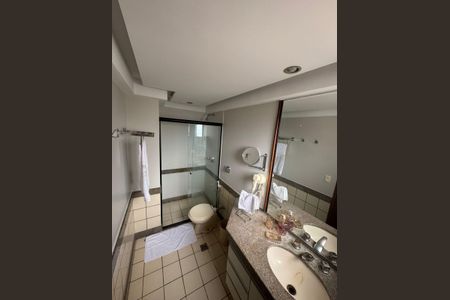 Banheiro de apartamento para alugar com 1 quarto, 40m² em Setor Oeste, Goiânia