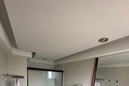 Banheiro de apartamento para alugar com 1 quarto, 40m² em Setor Oeste, Goiânia