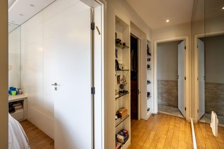 Apartamento à venda com 206m², 3 quartos e 4 vagas Apartamento à venda com 206m², 3 quartos e 4 vagasQuarto 1 - Suite Master