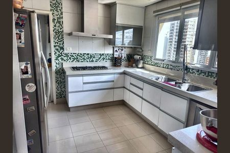 Apartamento à venda com 206m², 3 quartos e 4 vagas