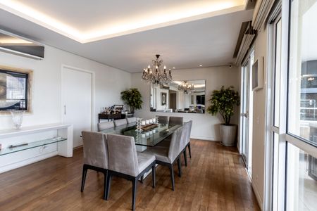 Apartamento à venda com 206m², 3 quartos e 4 vagas Apartamento à venda com 206m², 3 quartos e 4 vagasSala