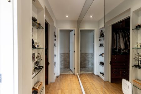 Apartamento à venda com 206m², 3 quartos e 4 vagas Apartamento à venda com 206m², 3 quartos e 4 vagasQuarto 1 - Suite Master