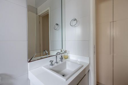 Apartamento à venda com 206m², 3 quartos e 4 vagas Apartamento à venda com 206m², 3 quartos e 4 vagasQuarto 3 - Suite - Banheiro