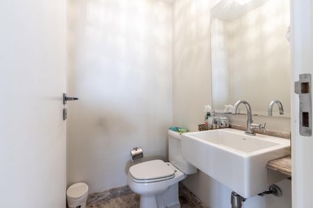 Apartamento à venda com 206m², 3 quartos e 4 vagas Apartamento à venda com 206m², 3 quartos e 4 vagasLavabo