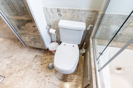 Apartamento à venda com 206m², 3 quartos e 4 vagas Apartamento à venda com 206m², 3 quartos e 4 vagasQuarto 1 - Suite Master - Banheiro