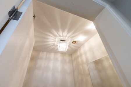 Apartamento à venda com 206m², 3 quartos e 4 vagas Apartamento à venda com 206m², 3 quartos e 4 vagasLavabo