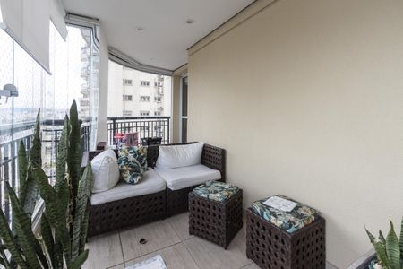 Apartamento à venda com 206m², 3 quartos e 4 vagas Apartamento à venda com 206m², 3 quartos e 4 vagasVaranda