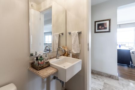 Apartamento à venda com 206m², 3 quartos e 4 vagas Apartamento à venda com 206m², 3 quartos e 4 vagasLavabo