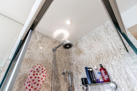 Apartamento à venda com 206m², 3 quartos e 4 vagas Apartamento à venda com 206m², 3 quartos e 4 vagasQuarto 1 - Suite Master - Banheiro