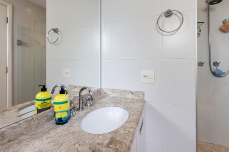 Apartamento à venda com 206m², 3 quartos e 4 vagas Apartamento à venda com 206m², 3 quartos e 4 vagasQuarto 2 - Banheiro da Suite