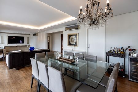 Apartamento à venda com 206m², 3 quartos e 4 vagas Apartamento à venda com 206m², 3 quartos e 4 vagasSala