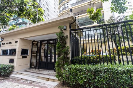 Apartamento à venda com 206m², 3 quartos e 4 vagas Apartamento à venda com 206m², 3 quartos e 4 vagasFachada do Condomínio