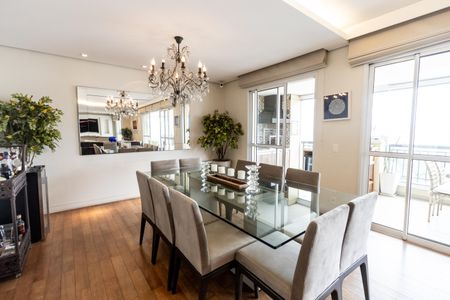 Apartamento à venda com 206m², 3 quartos e 4 vagas Apartamento à venda com 206m², 3 quartos e 4 vagasSala