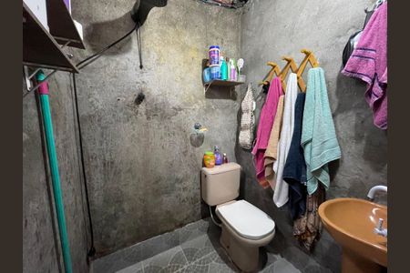 Casa à venda com 186m², 4 quartos e 3 vagas Casa à venda com 186m², 4 quartos e 3 vagasBanheiro da casa 2