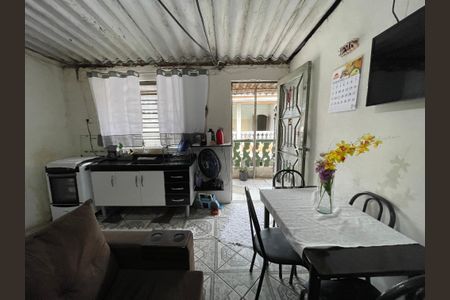 Casa à venda com 186m², 4 quartos e 3 vagas Casa à venda com 186m², 4 quartos e 3 vagasSala/Cozinha da casa 2
