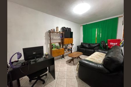 Casa à venda com 186m², 4 quartos e 3 vagas Casa à venda com 186m², 4 quartos e 3 vagasSala 1 da casa 3