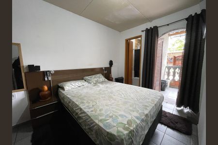 Casa à venda com 186m², 4 quartos e 3 vagas Casa à venda com 186m², 4 quartos e 3 vagasQuarto 1 da casa1