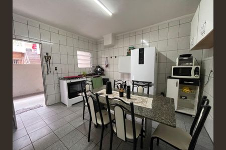 Casa à venda com 186m², 4 quartos e 3 vagas Casa à venda com 186m², 4 quartos e 3 vagasCozinha da casa 1