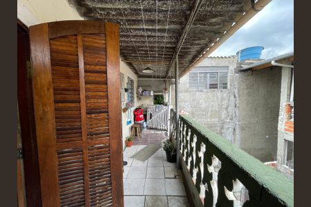 Casa à venda com 186m², 4 quartos e 3 vagas Casa à venda com 186m², 4 quartos e 3 vagasVaranda