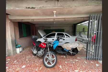 Casa à venda com 186m², 4 quartos e 3 vagas Casa à venda com 186m², 4 quartos e 3 vagasGaragem