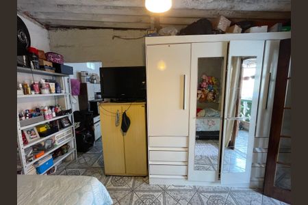 Casa à venda com 186m², 4 quartos e 3 vagas Casa à venda com 186m², 4 quartos e 3 vagasQuarto da casa 2