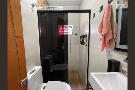 Casa à venda com 186m², 4 quartos e 3 vagas Casa à venda com 186m², 4 quartos e 3 vagasBanheiro 1 da casa 1