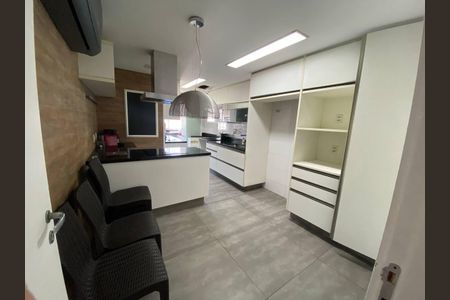 Apartamento à venda com 239m², 4 quartos e 2 vagas