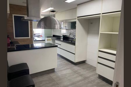 Apartamento à venda com 239m², 4 quartos e 2 vagas