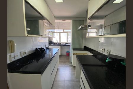 Apartamento à venda com 239m², 4 quartos e 2 vagas