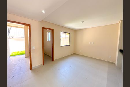 Sala de casa para alugar com 2 quartos, 102m² em Forquilhas, São José