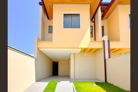 Casa para alugar com 102m², 2 quartos e 2 vagasEntrada