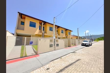 Casa para alugar com 102m², 2 quartos e 2 vagasVista da Rua