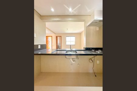 Casa para alugar com 102m², 2 quartos e 2 vagasCozinha