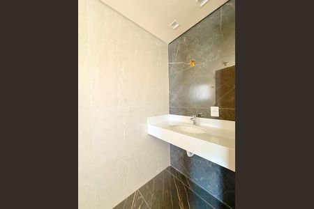 Casa para alugar com 102m², 2 quartos e 2 vagasBanheiro da Suíte 2